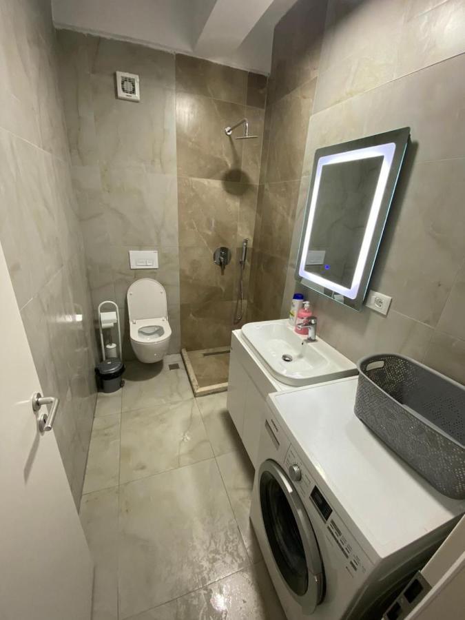Comfy At 'mangalem21 Complex' Parking-wifi-ac-view * Tiranë