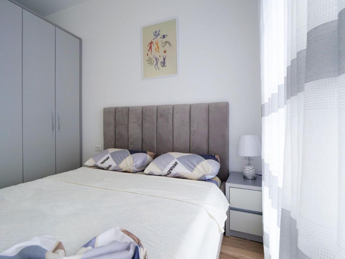 Leilighet Comfy At 'mangalem21 Complex' Parking-wifi-ac-view Tiranë